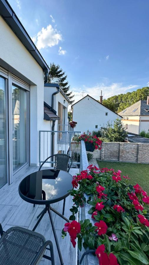 Linden Apartman 106 - Adults Only Mosonmagyaróvár エクステリア 写真