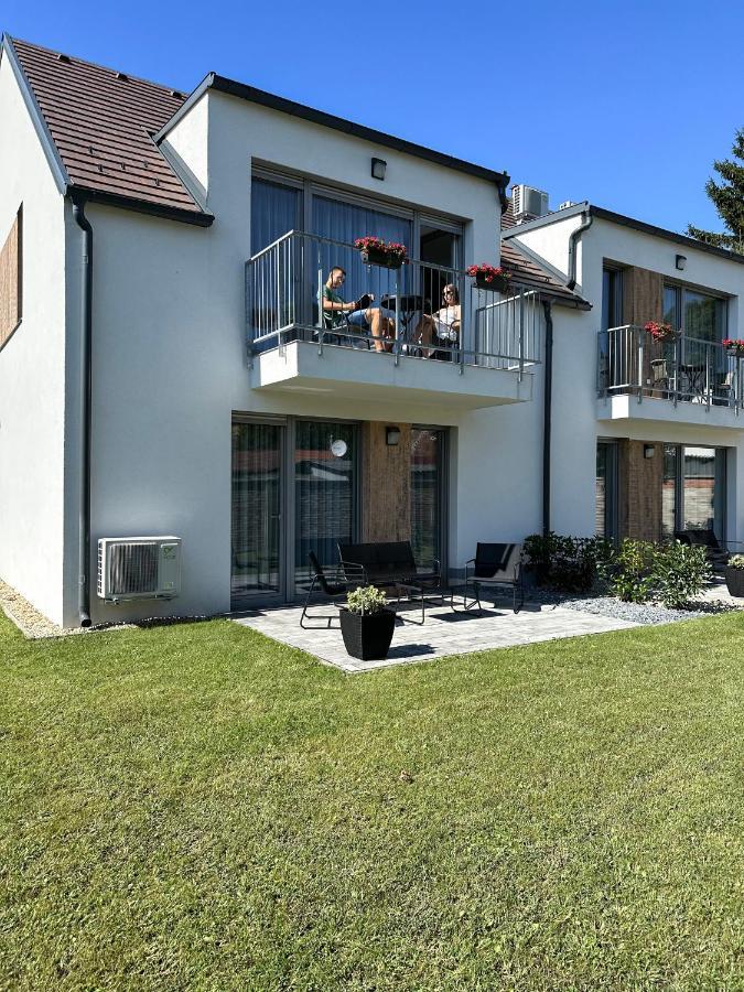 Linden Apartman 106 - Adults Only Mosonmagyaróvár エクステリア 写真