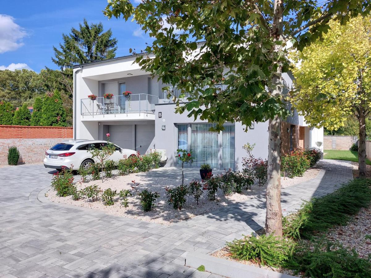 Linden Apartman 106 - Adults Only Mosonmagyaróvár エクステリア 写真